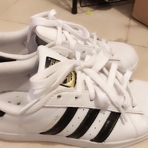 Adidas women superstar